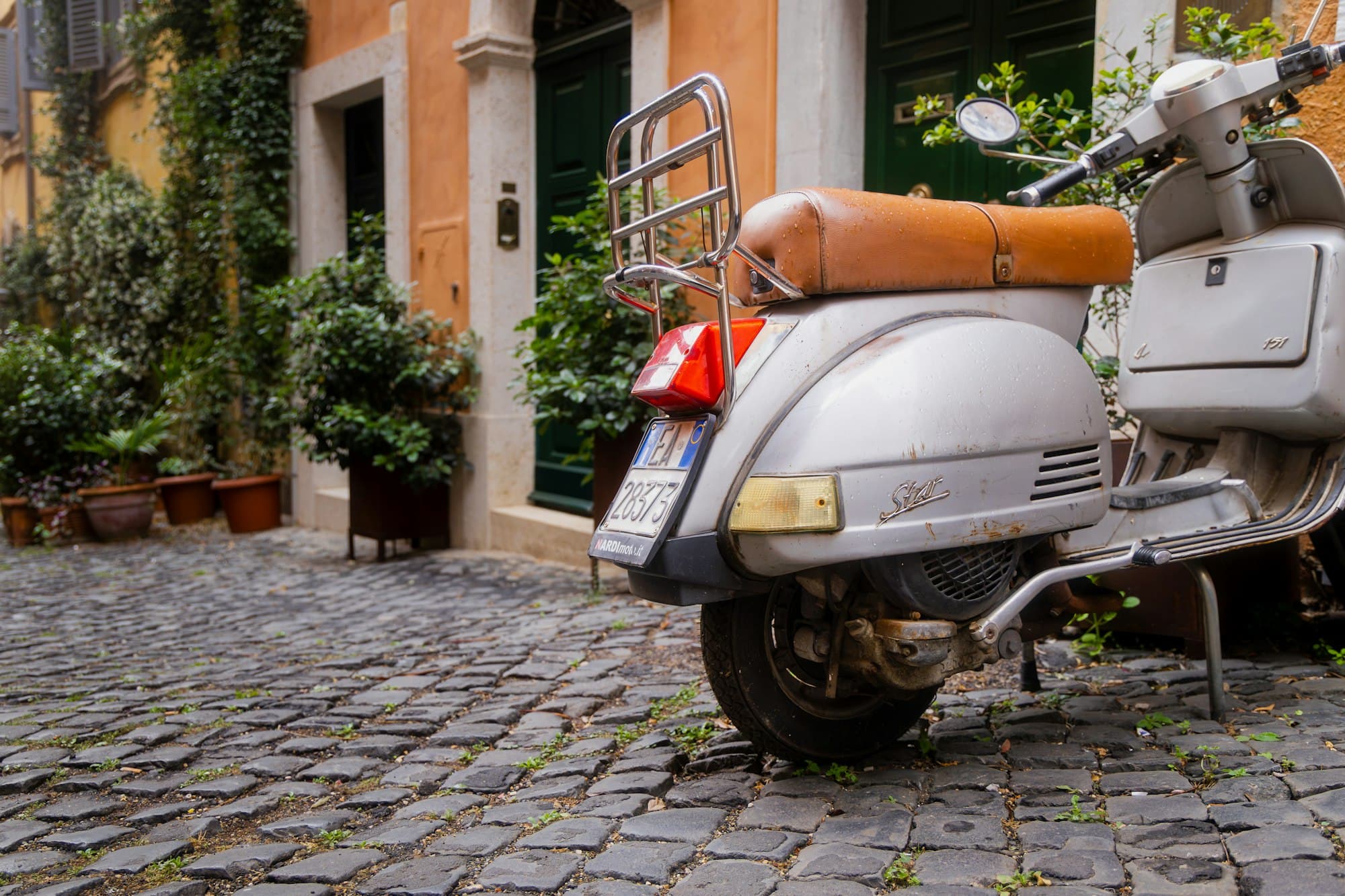 Roma in Vespa